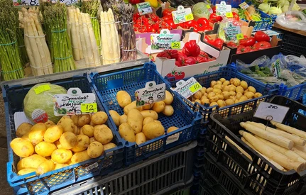 Puls rynku - pojawiły się młode krajowe ziemniaki. W jakiej  cenie kupimy fasolkę szparagową?